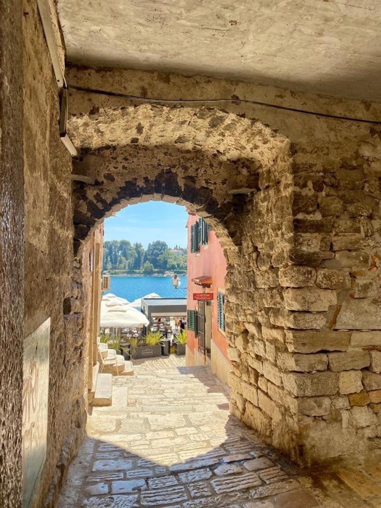 Rooms Da Angelica Old City 2 Ровин Екстериор снимка