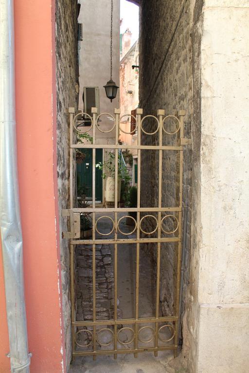 Rooms Da Angelica Old City 2 Ровин Екстериор снимка