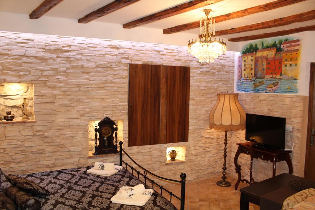 Rooms Da Angelica Old City 2 Ровин Екстериор снимка